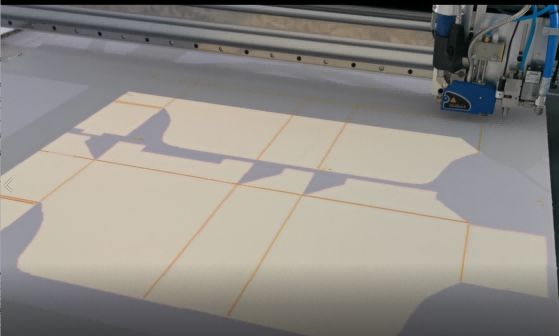 Precise Control Automated XY Glue Plotter On POP Display And Packaging Materials