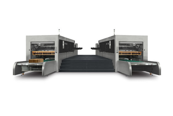 Space-saving automatic corrugated cardboard box forming machine